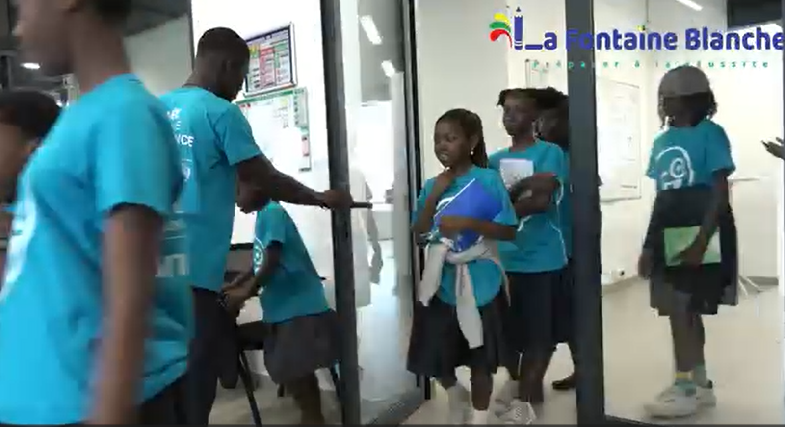 Les enfants de La Fontaine Blanche en immersion à l'Orange Digital Center ! 